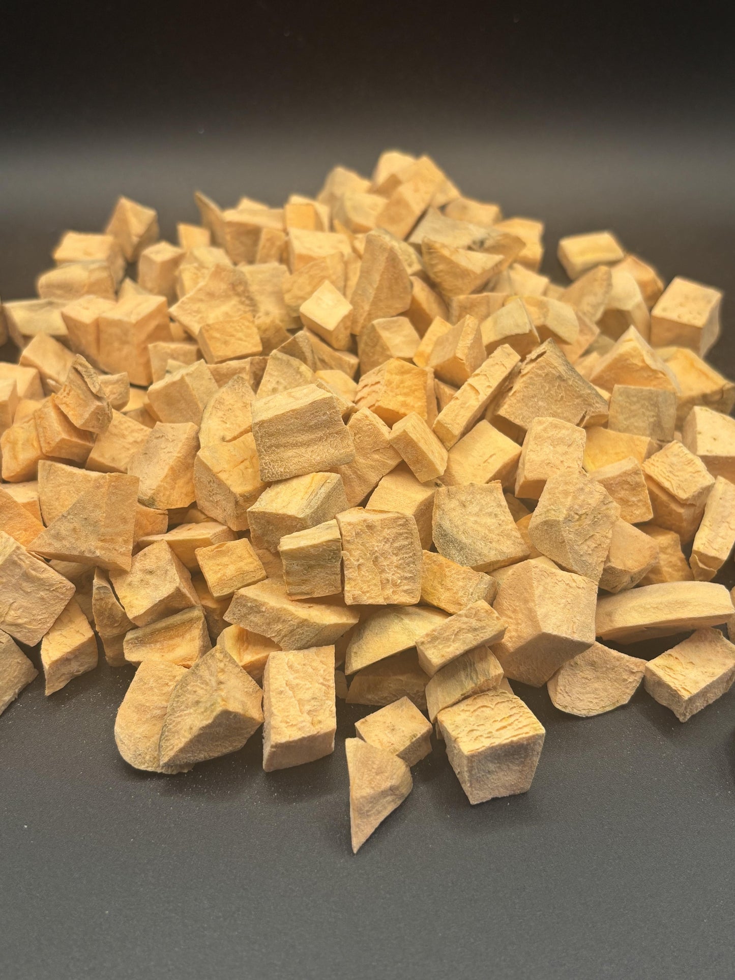 Human-Grade Freeze-Dried Dog Treats/Cat Treats| 100% Sweet Potato | Bussinā Bites Yam-A-Licious-2
